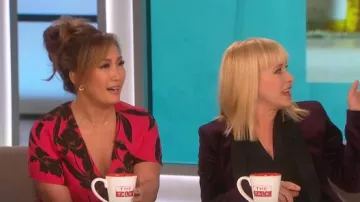 A.L.C. Cora V-Neck Wrap Dress worn by Carrie Ann Inaba on The Talk Avril 01, 2019