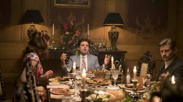 Imprimé Cravate portée par Charles Blackwood (Sebastian Stan), Nous Avons Toujours Vécu dans le Château