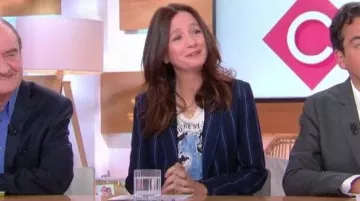 La chaqueta índigo a rayas de Marion Ruggieri en Cà vous el 06.05.2019