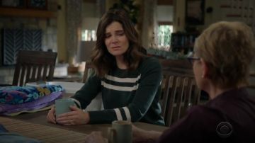 Rebecca Minkoff Marlowe Chandail porté par Heather (Betsy Brandt) dans la Vie en Morceaux (S04E04)