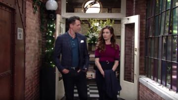 Ted Baker London Wandee Colorblock D Ring Sheath Dress usado por Victoria Newman (Amelia Heinle) como se ve en The Young and the Restless Abril 2019