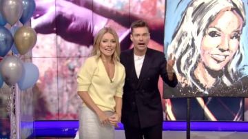 Chloe Cashmere Sweater worn by Kelly Ripa on LIVE with Kelly and Ryan May 01, 2019