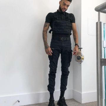 The cargo pants black Scarlxrd on his account Instagram @scarlxrd