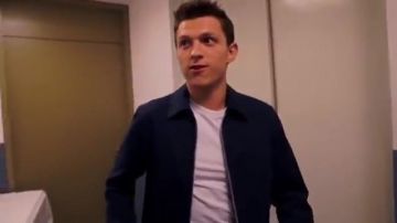 Rag & Bone Veste bleu Marine porté par Tom Holland en Tom Holland et Jake Gyllenhaal Mexique tournée de presse vidéo! #Tomholland #Spidermanfarfromhome #MCU