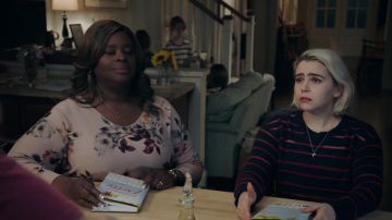 Rag & Bone Penn Cropped Sweater worn by Annie Marks (Mae Whitman) in Good Girls (S02E10)