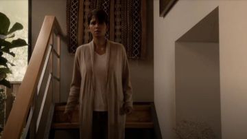 Neiman Marcus Long Cashmere-Silk Robe worn by Molly Woods (Halle Berry) in Extant (S01E02)