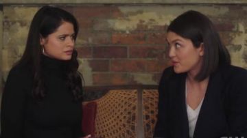 Paige Kenzie Suéter usado por Mel Vera (Melonie Diaz) en Charmed (S01E20)