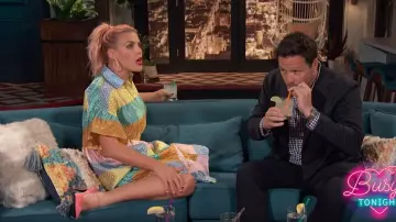 Tata Naka arc-en-ciel Chemisier porté par Busy Philipps Occupé ce Soir, 8 Mai 2018