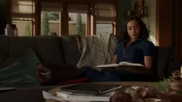 Alice + Olivia Magnifique Combi en jean porté par Caitlin Lewis (Sydney Park) dans Pretty Little Liars: Les Perfectionnistes (S01E08)