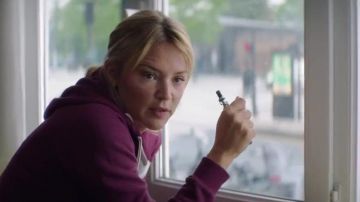 El cigarrillo electrónico de Sybil (Virginie Efira) en Sibila