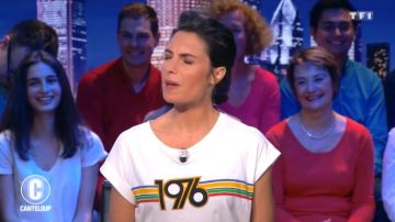 Le t-shirt "1976" porté par Alessandra Sublet dans C'est Canteloup du 8 mai 2019