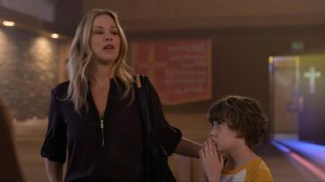 Calvin Klein Two-Tone Zip Blouse worn by Jen Harding (Christina Applegate) in Dead to Me (S01E06)