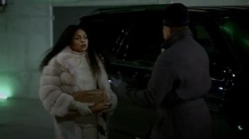 Dries Van Noten Gran embrague de charol estampado de cocodrilo usado por Cookie Lyon (Taraji P. Henson) en Empire (S05E18)