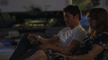 The short sleeves t-shirt white Steve Wood (James Marsden) in Dead to Me (S01E07)