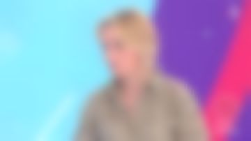 The shirt embroidery English the floral pattern of Natacha Harry in Télématin the 11.05.2019