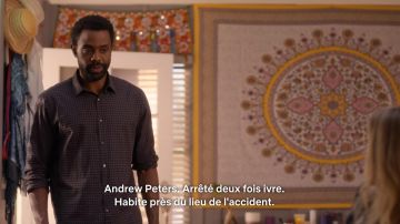 The shirt to small tiles of Nick Prager (Brandon Scott) Dead to Me (S01E08)