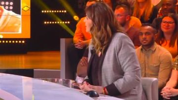 Jacket blazer Prince of Wales Valerie Bénaïm in It is that of the tv !the 07.05.2019