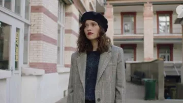The blazer tiles Manon Demissy (Marilyn Lima) in Skam France S01E09