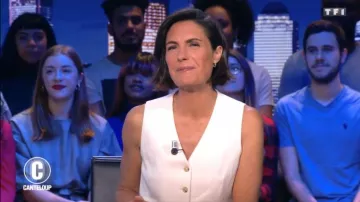 Le gilet de costume coupe droite, écru en lin et coton de Alessandra Sublet dans C'est Canteloup le 07.05.2019
