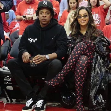 Saint Laurent Amber Edie Patent Sandal worn by Beyoncé during NBA Houston Rockets Game May 10, 2019