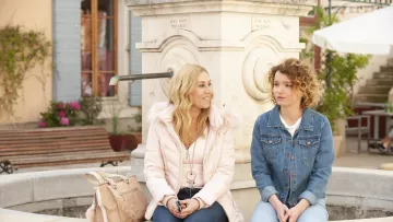 Jacket down jacket short white, Julie / Laurette (Mathilde Seigner) in neither one, Nor two