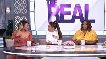 Cult Gaia Simona Vestido jacquard texturizado usado por Tamera Mowry en The Real 24 de abril de 2019
