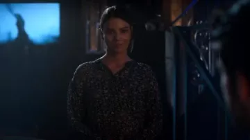 Isabel Marant Etoile Tiburón camisa estampada usada por Chloe Decker (Lauren German) en Lucifer (S04E01)
