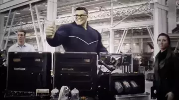 Le pull bleu porté par Bruce Banner / Hulk (Mark Ruffalo) dans Avengers : Endgame