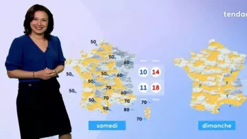 The Blouse, navy lace and folds of Anaïs Baydemir in Weather 2 of the 06/05/2019