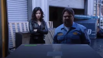 R13 Couches Jersey-Capuche Blouson en Cuir porté par Rosa Diaz (Stephanie Beatriz) dans Brooklyn Nine-Nine (S06E16)