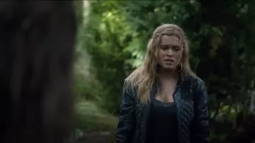 Bcbgmaxazria Jacket Morgan Quilted Faux Leather Bomber usado por Clarke Griffin (Eliza Taylor) en The 100 (S02E10)