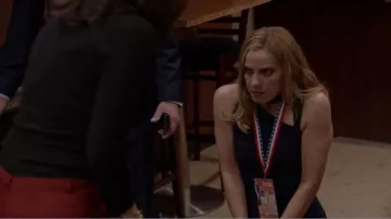 Alice + Olivia Jona Robe portée par Amy Brookheimer (Anna Chlumsky) dans Veep (S07E07)
