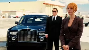 La Rolls Royce Phantom entraînée par Hogan (Jon Favreau) dans Iron Man