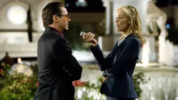 Sony Voice Recorder used by Christine Everhart (Leslie Bibb) in Iron Man