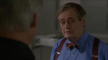 Bowtie Club Red Elephant Bow Tie usada por Donald Mallard (David McCallum) en NCIS (S13E09)