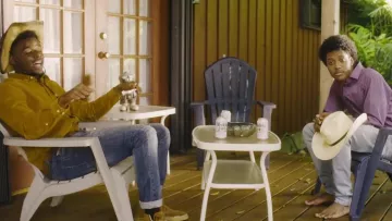 The cowboy hat from straw white Lil Sin X in her video clip Old Town Road feat. Billy Ray Cyrus