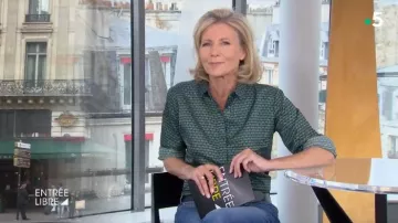The printed shirt of Claire Chazal in free Entry to the 07/05/2019