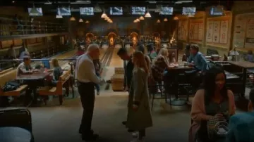 Foot Locker Adidas Originals Superstar usado por Ellie Bishop (Emily Wickersham) en NCIS (S16E22)