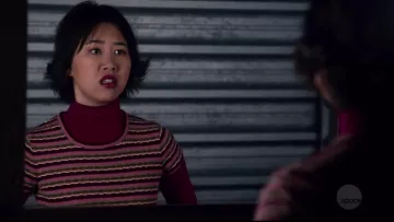 Madewell Ribbed Baby Tee usado por Ramona Young en Legends of Tomorrow de DC (S04E10)
