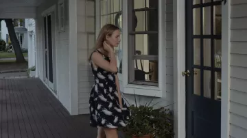 Sidecca Retro Novelty Ballerina Printed Sleeveless A Line Dress usado por Elle (Olivia DeJonge) en The Society (S01E02)