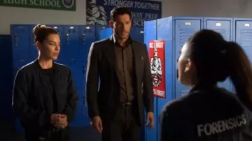 Sanctuary Camo Bomber Jacket usada por Chloe Decker (Lauren German) en Lucifer (S04E08)