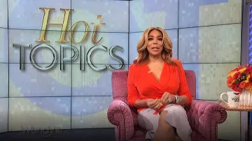 Diane von Furstenberg la Fumée poche plaquée suede jupe portée par Wendy Williams sur Le Wendy Williams Show Peut 14,2019