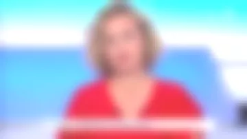 El vestido de cartera patrones gráficos tono sobre tono (diferente color) por Caroline Roux en C en el aire el 15.05.2019