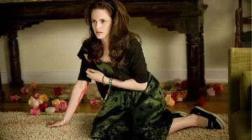 The green dress Bella Swan (Kristen Stewart) in Twilight chapter 2 : Temptation