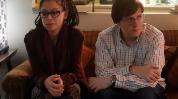 Le jean imprimé de Cosima Niehaus dans Orphan Black