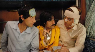 The pyjama blue Peter (Adrien Brody) in aboard the Darjeeling Limited