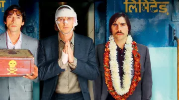 The necklaces in flowers of Jack (Jason Schwartzman) in aboard the Darjeeling Limited