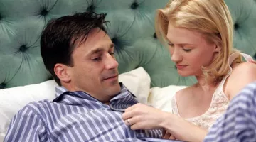Pijama azul a rayas de Don Draper (Jon Hamm) en Mad Men