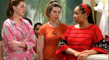 The t-shirt wwf of Heather Matarazzo in Princess despite it 2