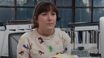 The sweater Maison Kitsuné Christina Scherer in The new intern